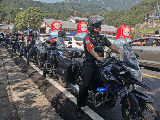 多部門聯(lián)合執(zhí)法 保障游客出行安全424.png